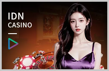 Người chiến thắng đang ăn mừng với tiền thưởng